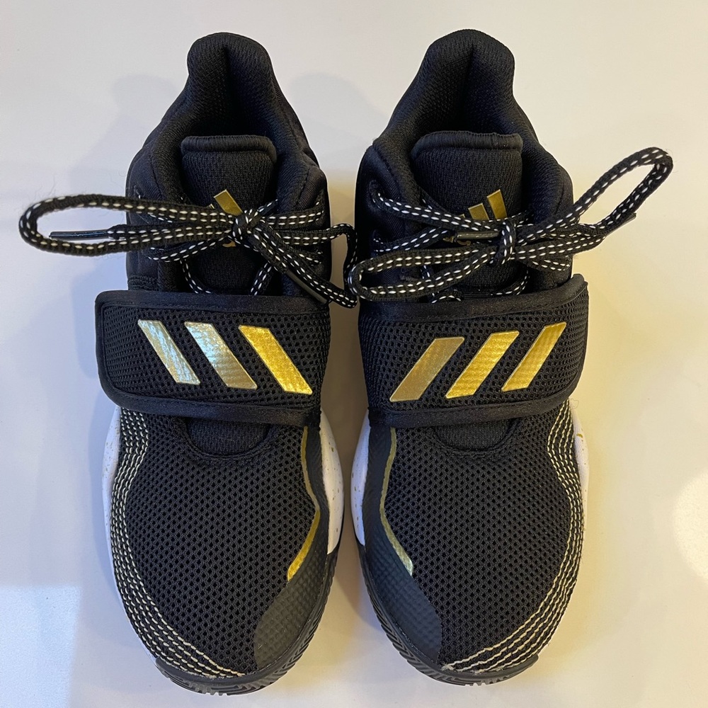 Adidas Unisex Deep Threat Basketball Sneakers